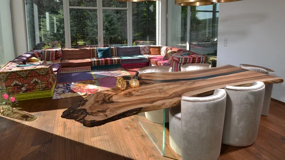 Naturholztisch Stammdesign Baumtisch mit Epoxy