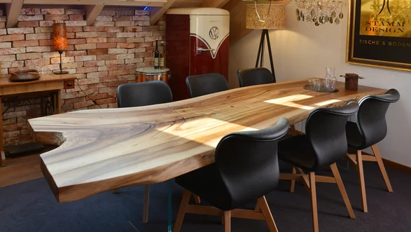 Holztisch massiv von Stammdesign