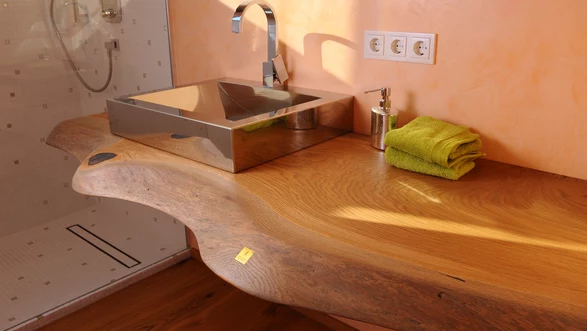 Lavabo de un tronco de árbol