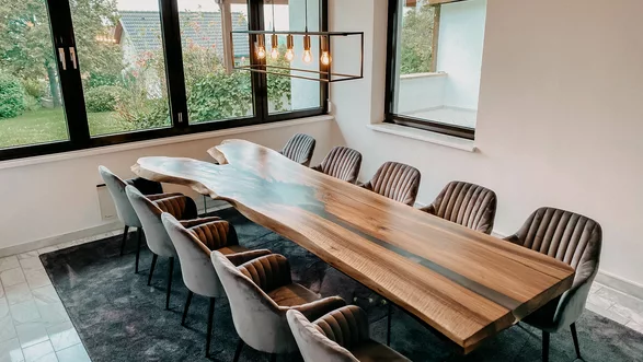 Baumkanten Tisch  Tisch mit Epoxidharz Stammdesign