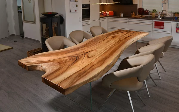 baumstamm tischplatte