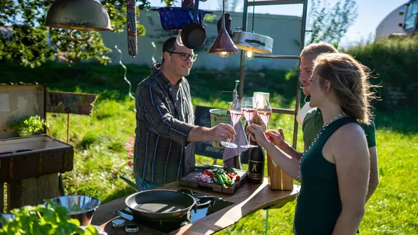 Baumstamm Küche  GRILL´n CHILL