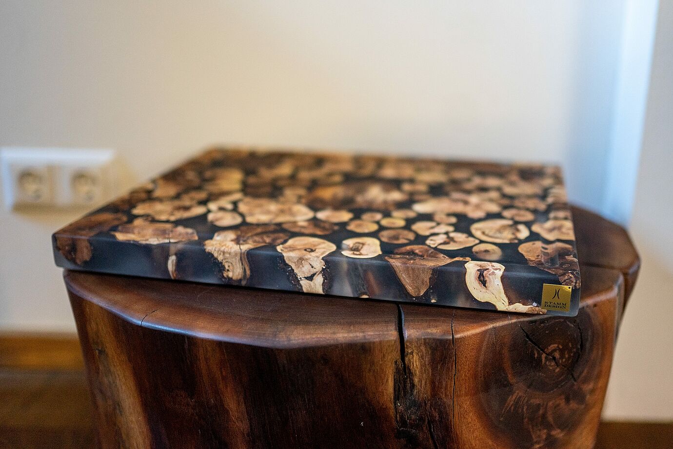 Schneidbrett / Präsentationsbrett aus Weinreben