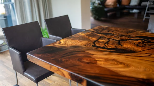 Baumstamm Tisch Nussbaum | 300x120  Nr 105