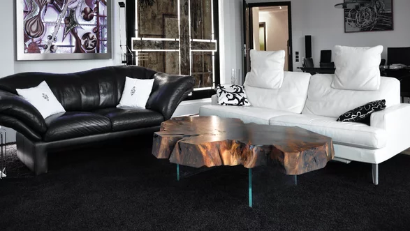 Couchtisch aus einem Baumstamm