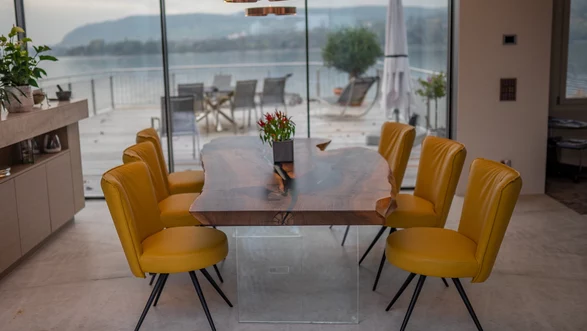 Baumstammepoxy Tisch Nussbaum | 300x120  Nr 106