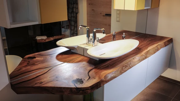 Lavabo de un tronco de árbol