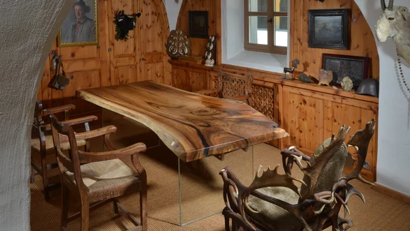 Table de tronc d'arbre en bois naturel