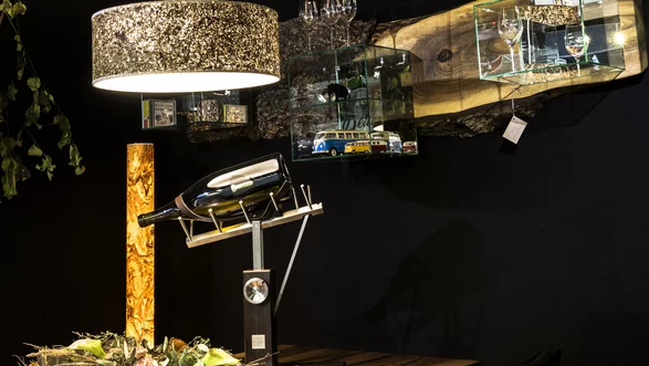 Baumtisch mit Waldkante