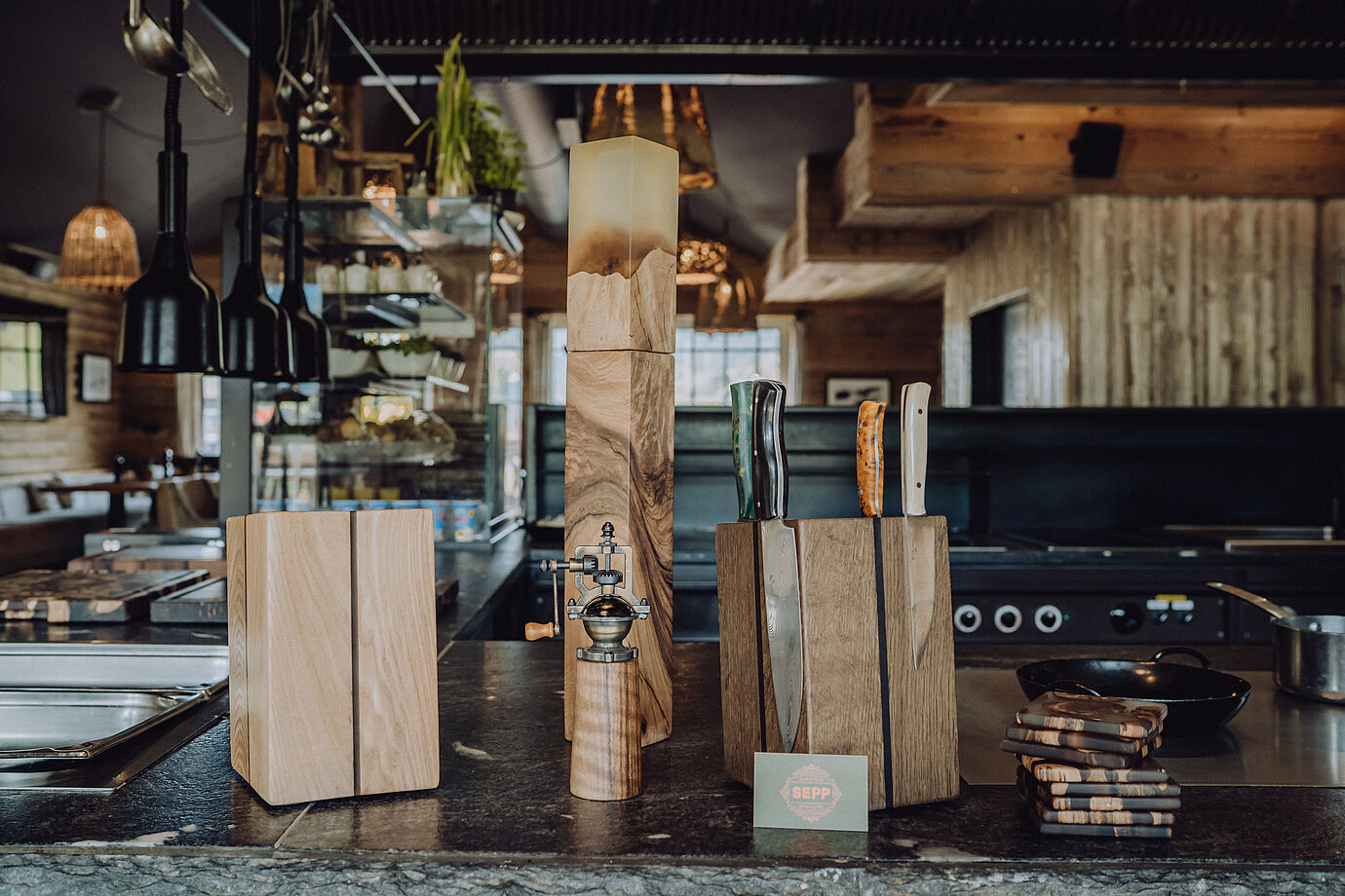 Messerblock massiv für 8 Messer