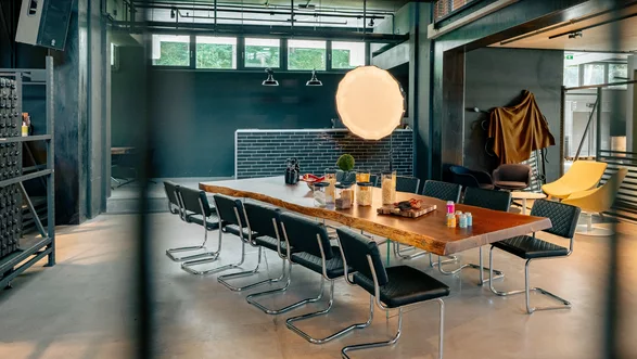 Echtholztisch Eiche dunkel Naturwaldkante | 360x125 Nr 112