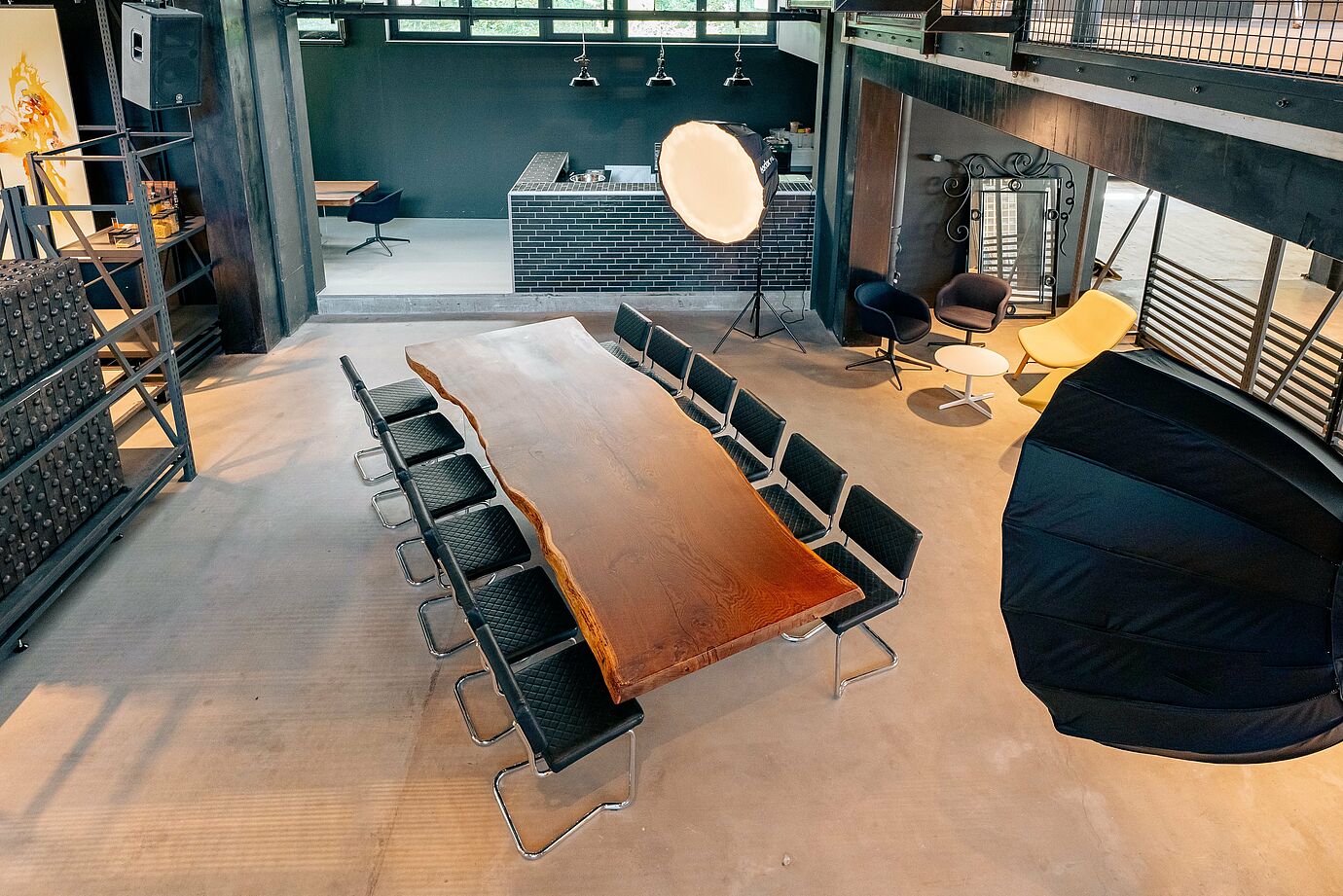 Esstisch / Arbeitstisch Eiche dunkel Naturkante Nr. 43