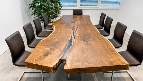 Baumtisch Eiche, Holztisch Epoxyharz Stammdesign