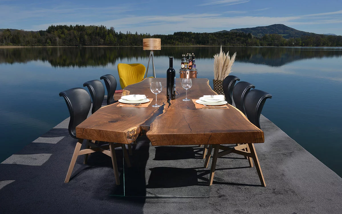 Nachhaltige & Handgefertigte Holzstamm Tische