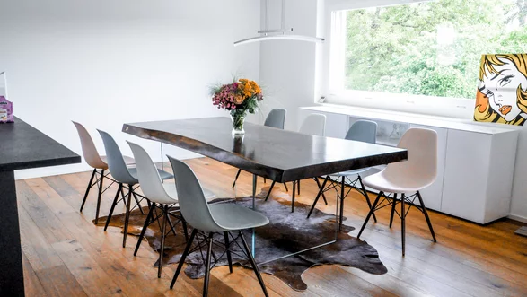 Tisch mit Epoxidharz Nussbaum | 240 x 95 | Nr. 65