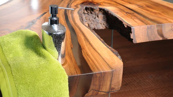 Lavabo de un tronco de árbol