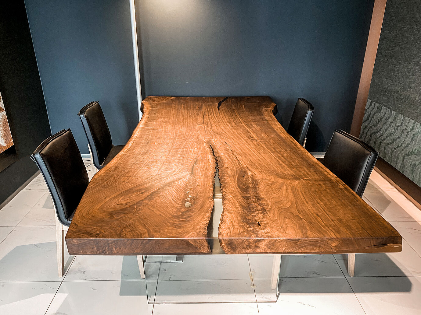 Ess. / Besprechungstisch Nussbaum Nr. 5