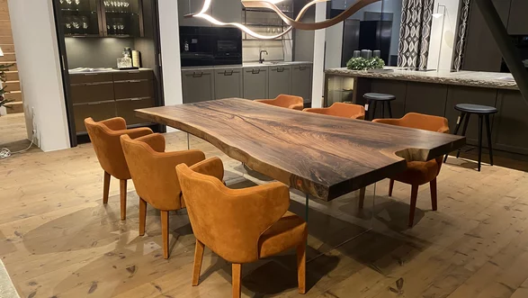 esstisch massivholz  Baumtisch  Baumkanten Tisch