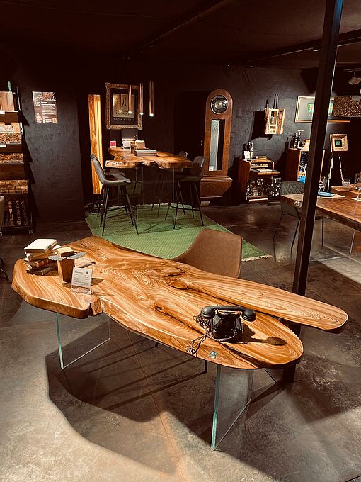 Arbeitstisch Ulme Nr. 31