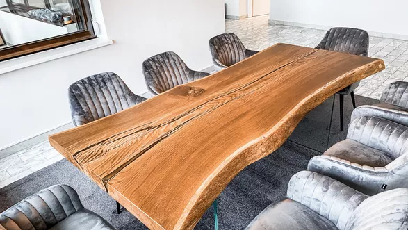 Baumtisch Stammdesign Esstisch massivholz rustikal