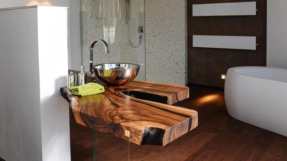 Lavabo de un tronco de árbol