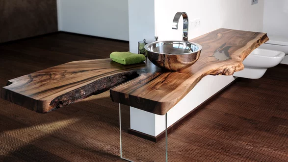 Lavabo de un tronco de árbol