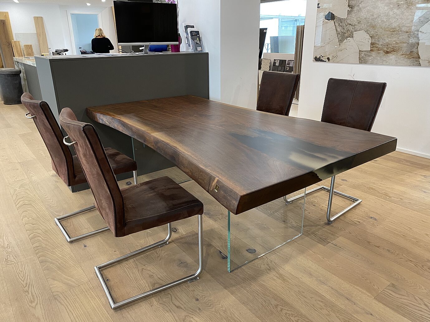 Esstisch / Arbeitstisch Nussbaum Nr. 41