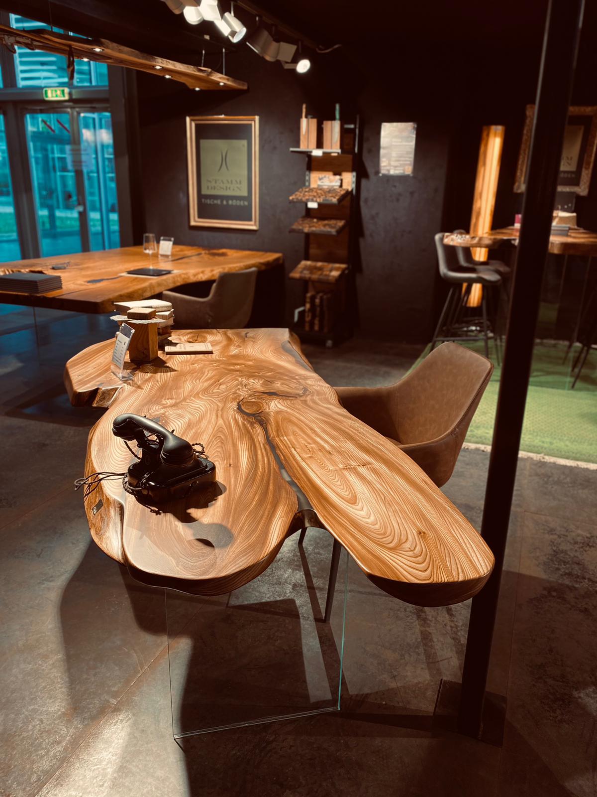 Arbeitstisch Ulme  Nr. 31